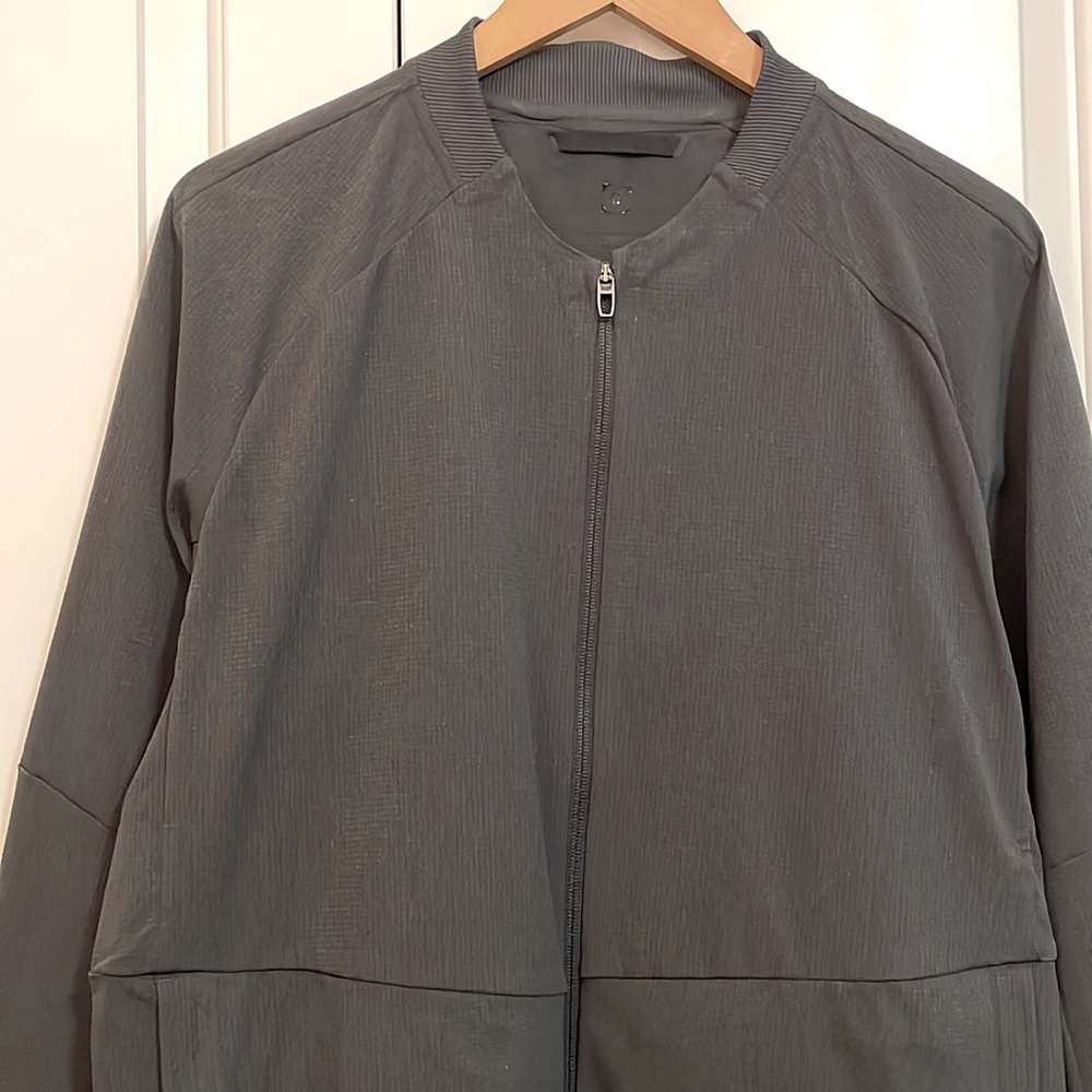 Lululemon jacket - Picture 5 of 14